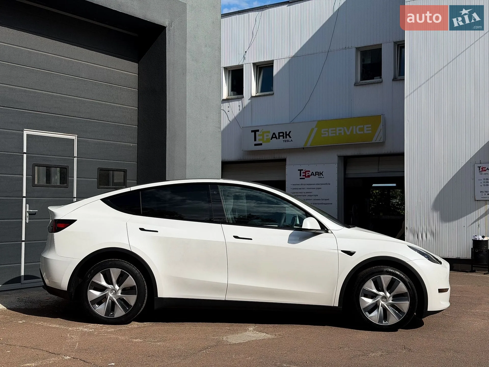 2023 Tesla Model Y - мініатюра 11