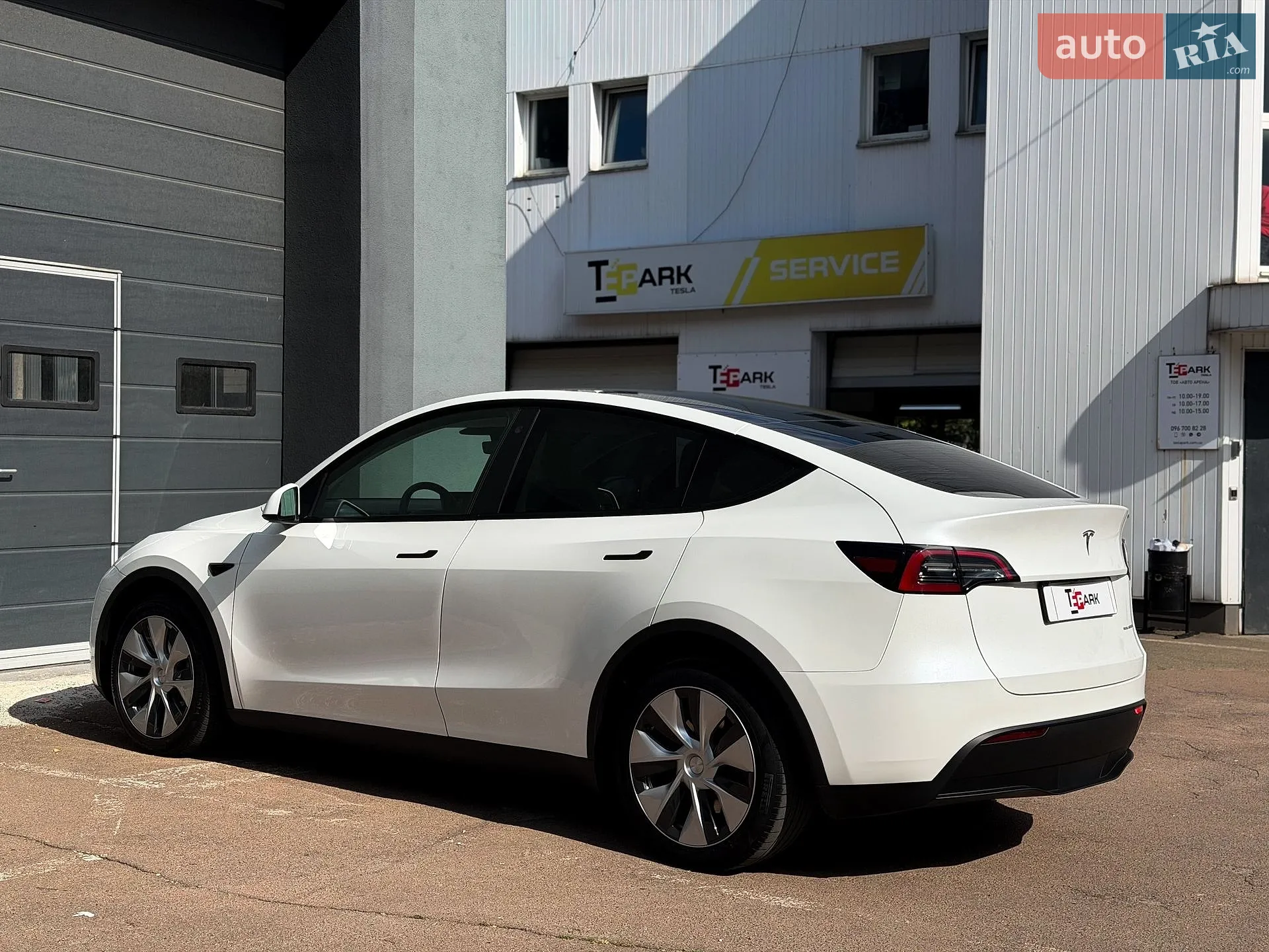2023 Tesla Model Y - мініатюра 8