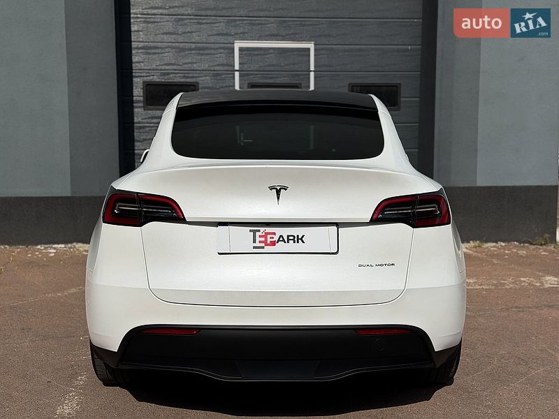 Внедорожник / Кроссовер Tesla Model Y 2023 в Киеве