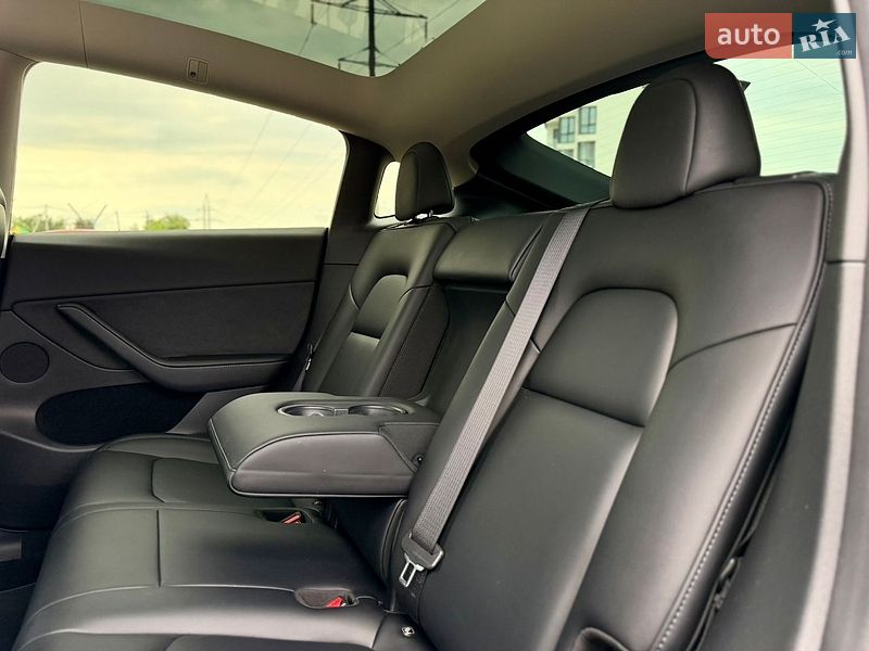 Внедорожник / Кроссовер Tesla Model Y 2023 в Луцке