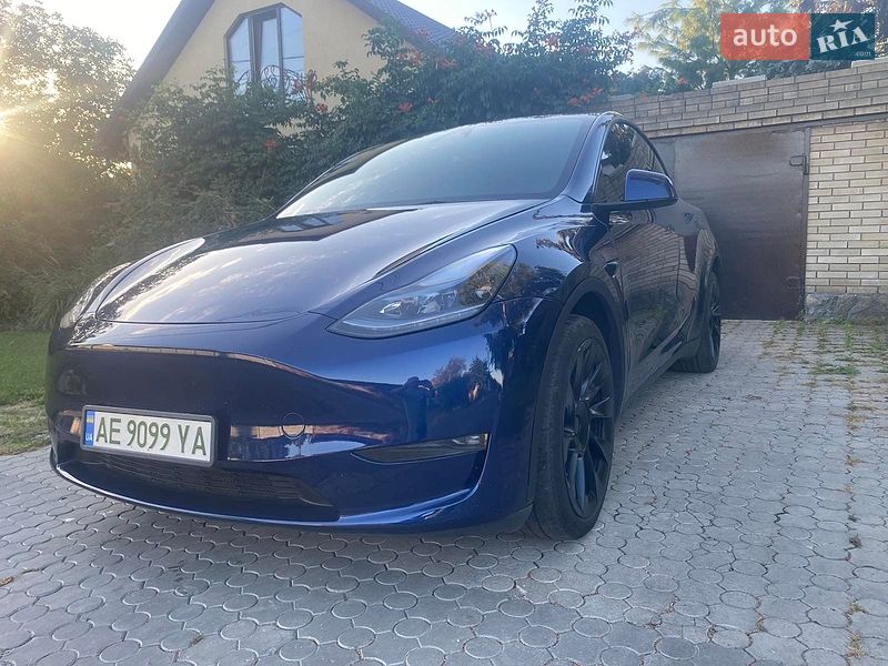 Tesla Model Y 2023