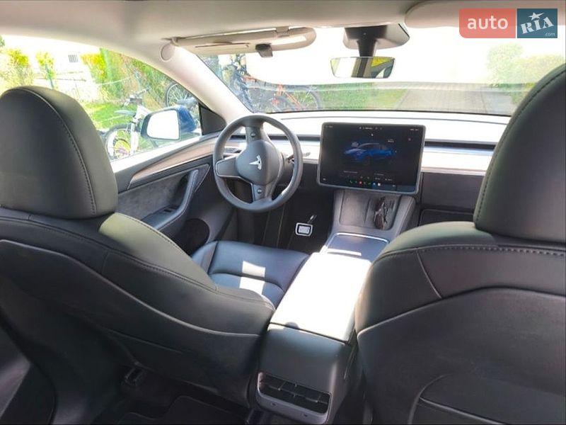 Позашляховик / Кросовер Tesla Model Y 2023 в Кривому Розі