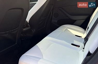 Позашляховик / Кросовер Tesla Model Y 2023 в Ужгороді