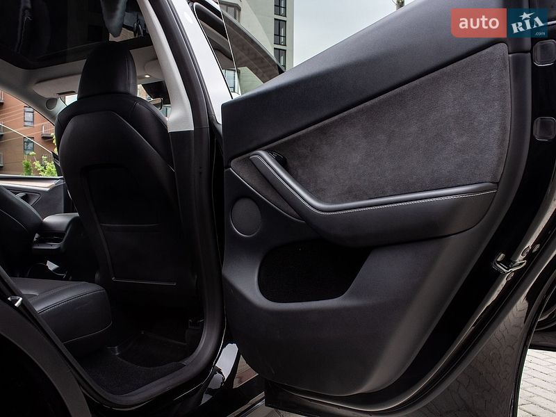Позашляховик / Кросовер Tesla Model Y 2024 в Львові