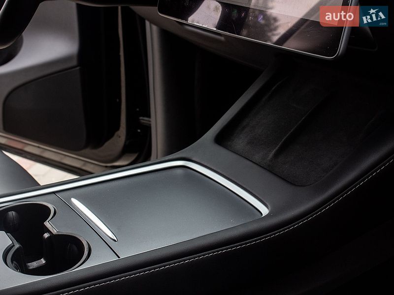 Позашляховик / Кросовер Tesla Model Y 2024 в Львові