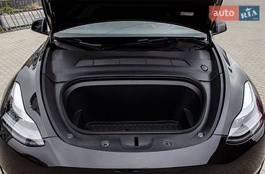 Позашляховик / Кросовер Tesla Model Y 2024 в Львові