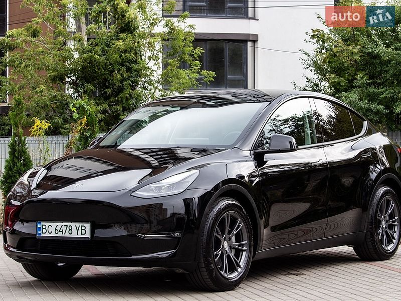 Позашляховик / Кросовер Tesla Model Y 2024 в Львові