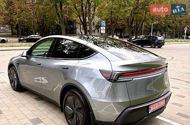 Позашляховик / Кросовер Tesla Model Y 2025 в Дніпрі