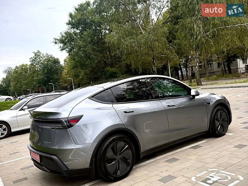 Позашляховик / Кросовер Tesla Model Y 2025 в Дніпрі