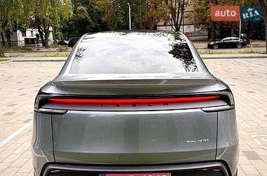 Позашляховик / Кросовер Tesla Model Y 2025 в Дніпрі
