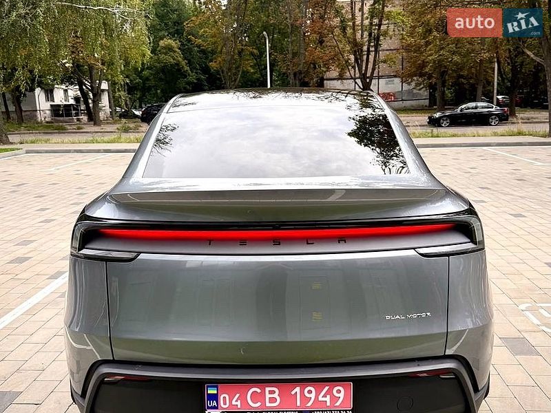 Позашляховик / Кросовер Tesla Model Y 2025 в Дніпрі