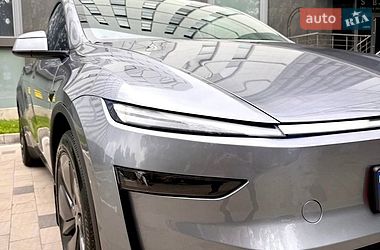 Позашляховик / Кросовер Tesla Model Y 2025 в Дніпрі