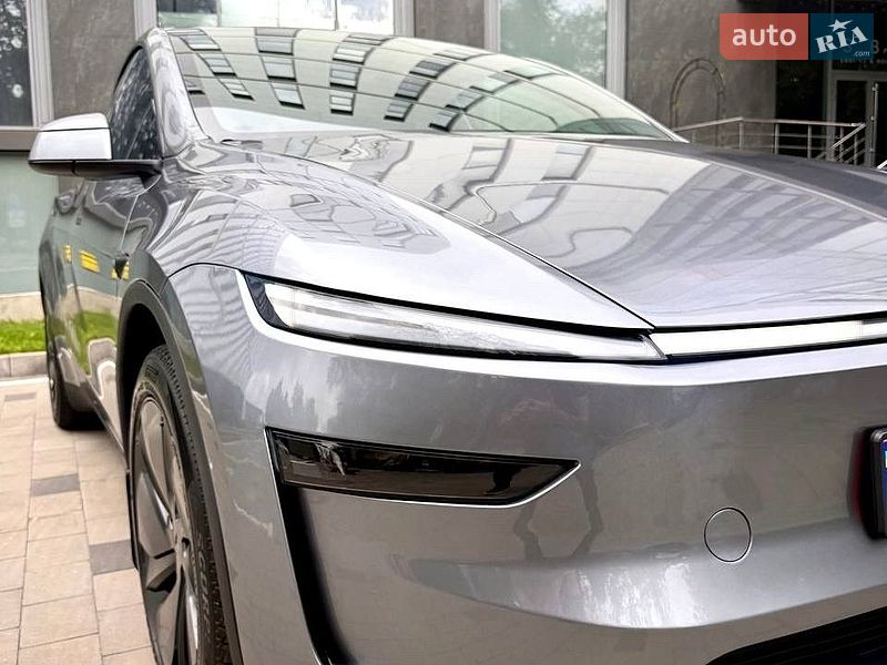Позашляховик / Кросовер Tesla Model Y 2025 в Дніпрі
