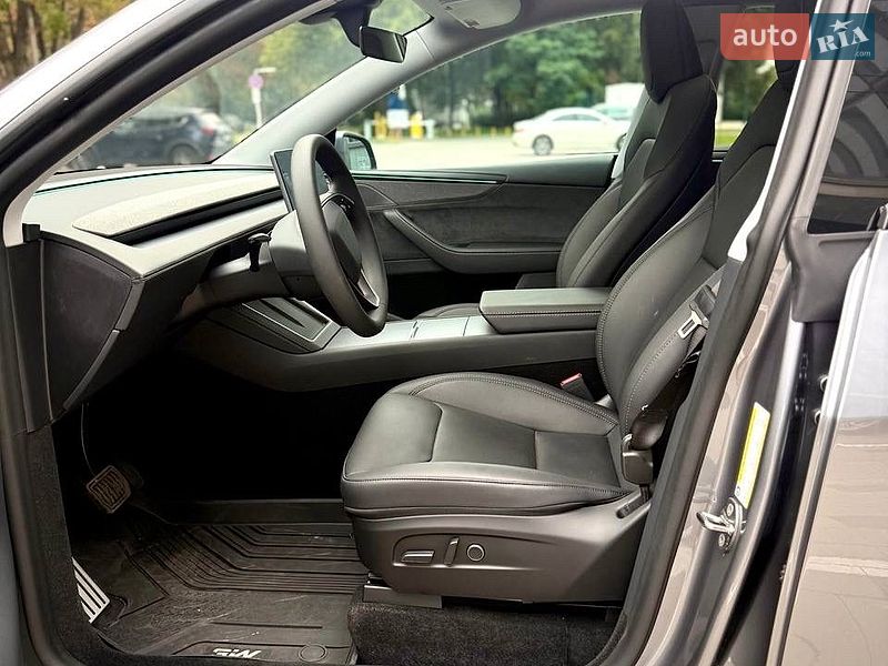 Позашляховик / Кросовер Tesla Model Y 2025 в Дніпрі
