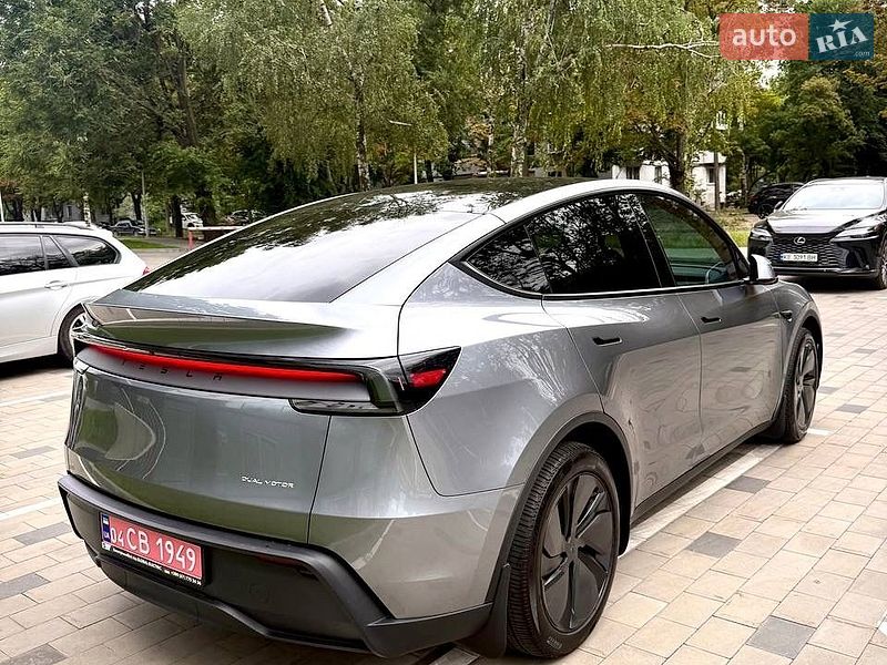 Позашляховик / Кросовер Tesla Model Y 2025 в Дніпрі