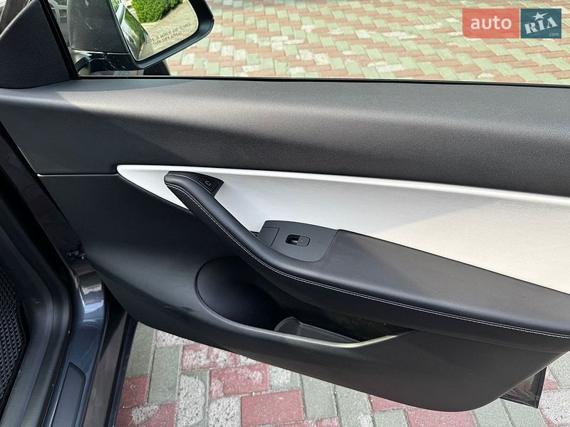 Внедорожник / Кроссовер Tesla Model Y 2021 в Кременчуге