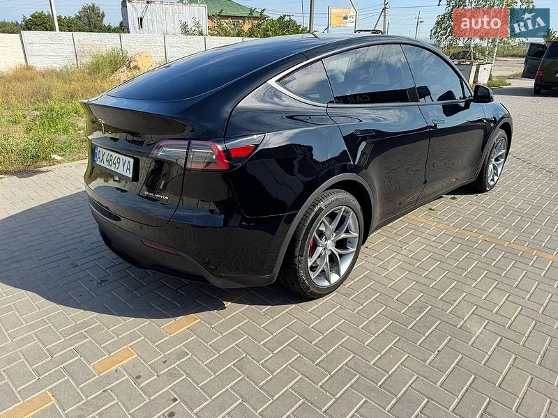Позашляховик / Кросовер Tesla Model Y 2023 в Харкові