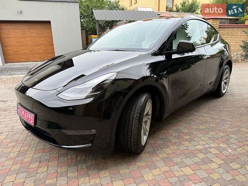 Внедорожник / Кроссовер Tesla Model Y 2023 в Львове
