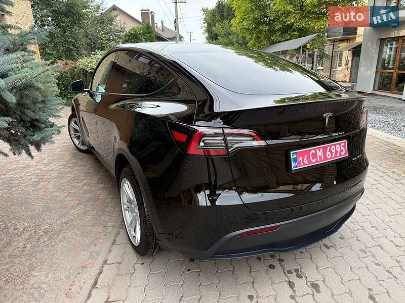 Внедорожник / Кроссовер Tesla Model Y 2023 в Львове