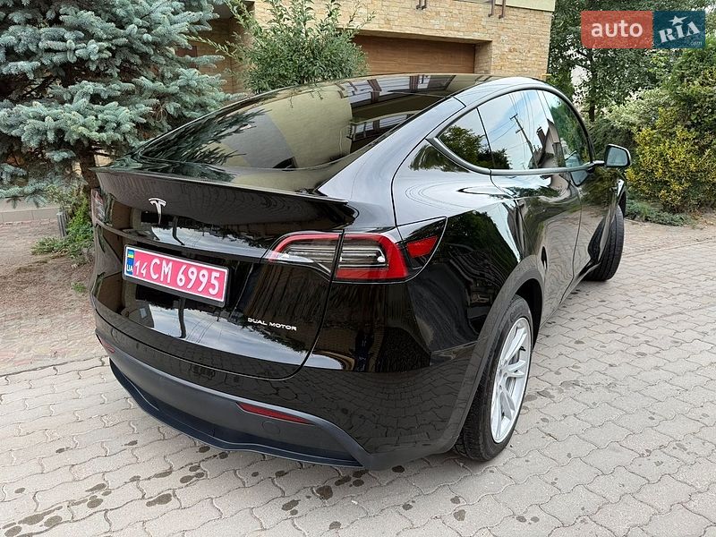 Позашляховик / Кросовер Tesla Model Y 2023 в Львові фото 3 Позашляховик / Кросовер Tesla Model Y 2023 в Львові