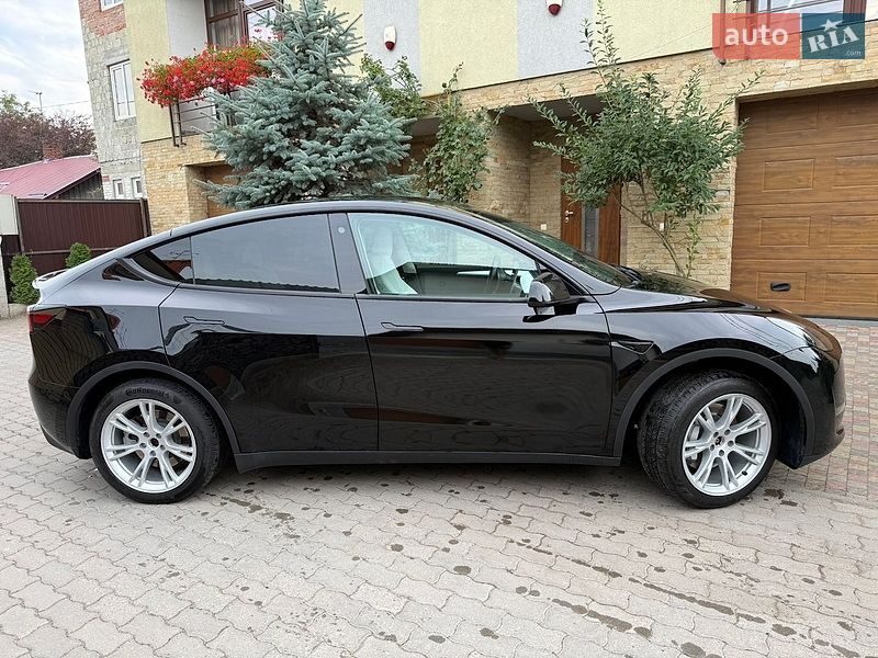 Внедорожник / Кроссовер Tesla Model Y 2023 в Львове