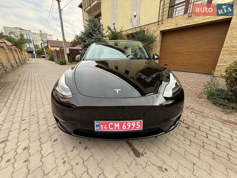 Внедорожник / Кроссовер Tesla Model Y 2023 в Львове