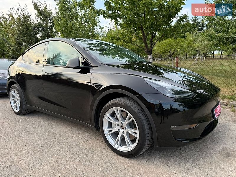 Внедорожник / Кроссовер Tesla Model Y 2023 в Львове