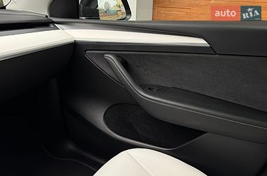 Внедорожник / Кроссовер Tesla Model Y 2023 в Львове