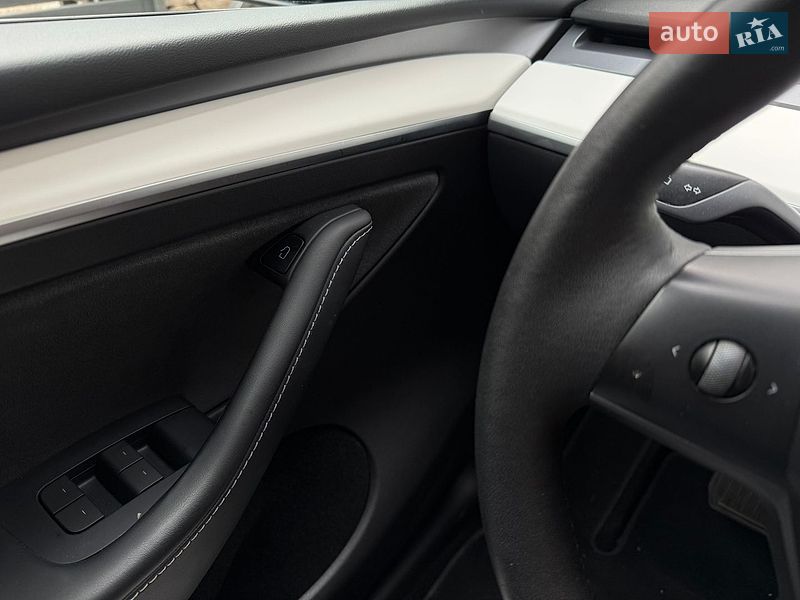 Внедорожник / Кроссовер Tesla Model Y 2023 в Львове