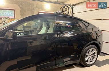 Внедорожник / Кроссовер Tesla Model Y 2023 в Львове