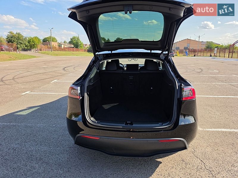 Позашляховик / Кросовер Tesla Model Y 2023 в Луцьку