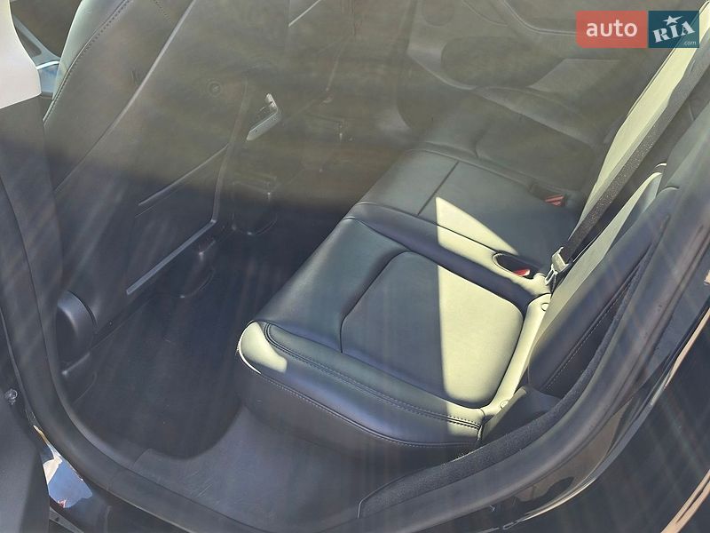 Внедорожник / Кроссовер Tesla Model Y 2023 в Луцке