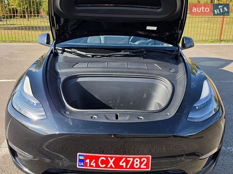 Внедорожник / Кроссовер Tesla Model Y 2023 в Луцке