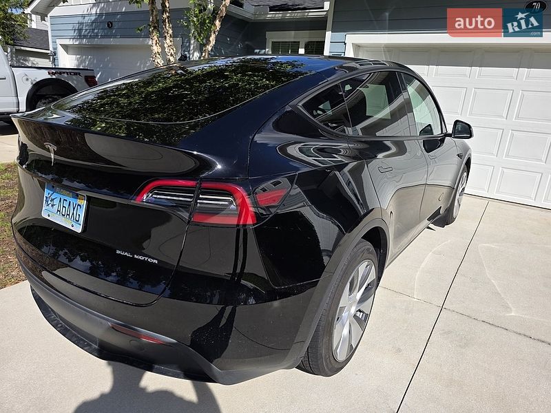 Внедорожник / Кроссовер Tesla Model Y 2023 в Луцке