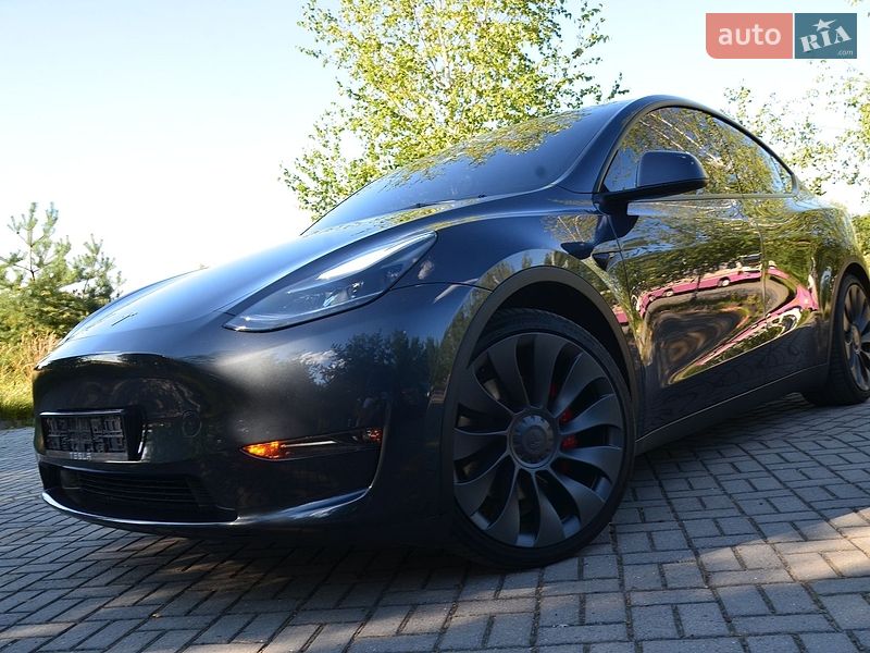 Позашляховик / Кросовер Tesla Model Y 2024 в Дрогобичі