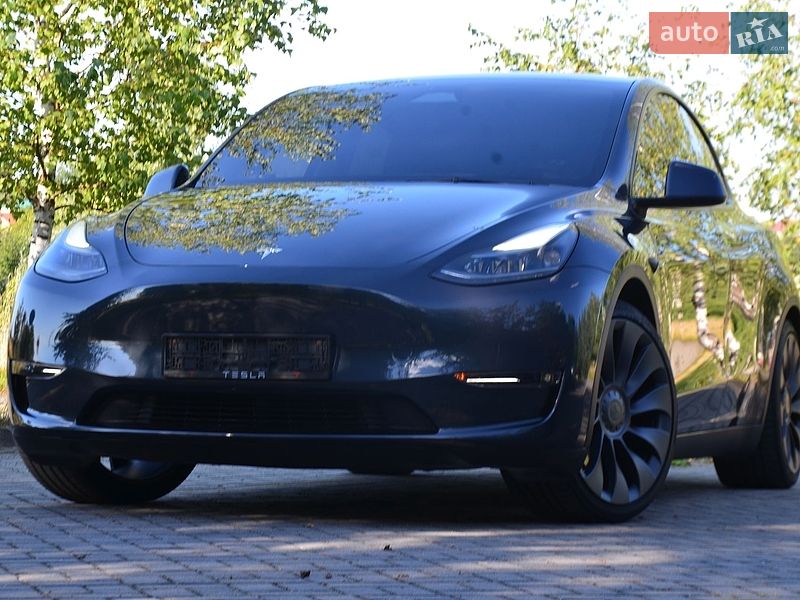 Позашляховик / Кросовер Tesla Model Y 2024 в Дрогобичі