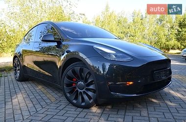 Позашляховик / Кросовер Tesla Model Y 2024 в Дрогобичі