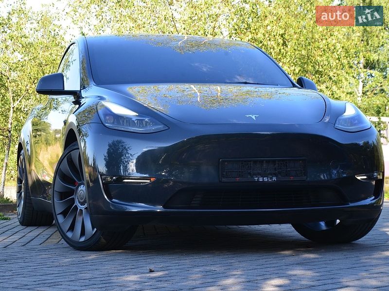 Позашляховик / Кросовер Tesla Model Y 2024 в Дрогобичі