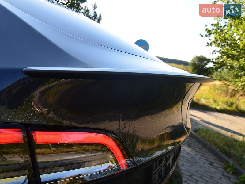 Позашляховик / Кросовер Tesla Model Y 2024 в Дрогобичі
