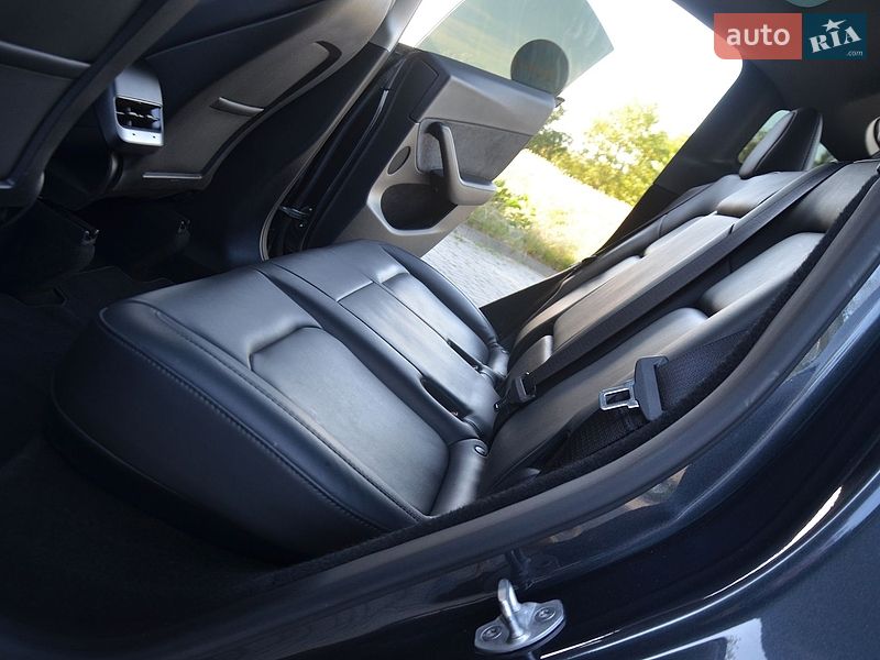 Позашляховик / Кросовер Tesla Model Y 2024 в Дрогобичі