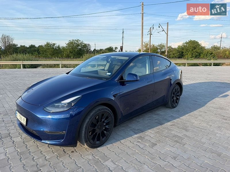 Позашляховик / Кросовер Tesla Model Y 2023 в Золочеві