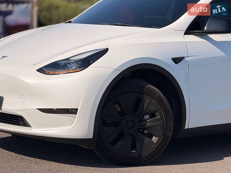 Внедорожник / Кроссовер Tesla Model Y 2023 в Кривом Роге