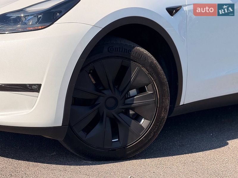 Внедорожник / Кроссовер Tesla Model Y 2023 в Кривом Роге