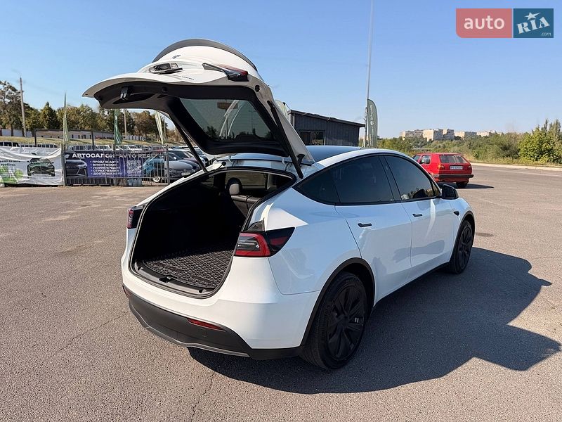 Внедорожник / Кроссовер Tesla Model Y 2023 в Кривом Роге
