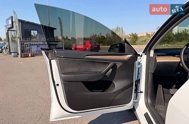 Внедорожник / Кроссовер Tesla Model Y 2023 в Кривом Роге