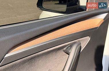 Внедорожник / Кроссовер Tesla Model Y 2023 в Кривом Роге