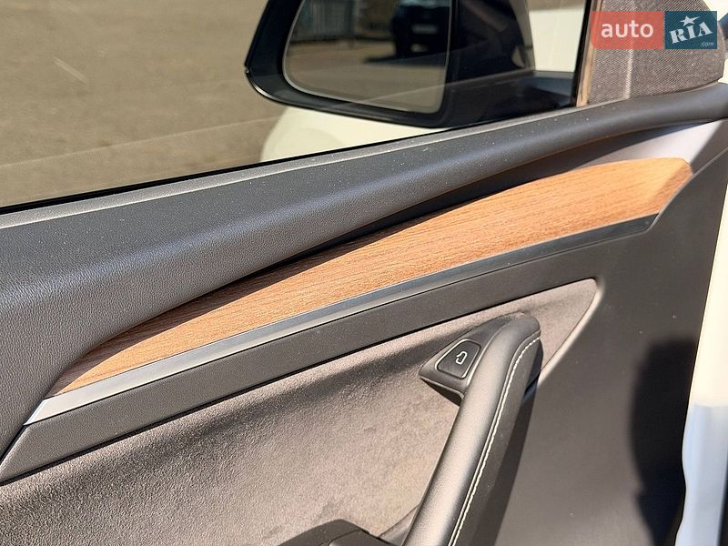 Внедорожник / Кроссовер Tesla Model Y 2023 в Кривом Роге