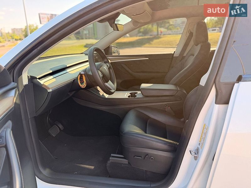 Внедорожник / Кроссовер Tesla Model Y 2023 в Кривом Роге