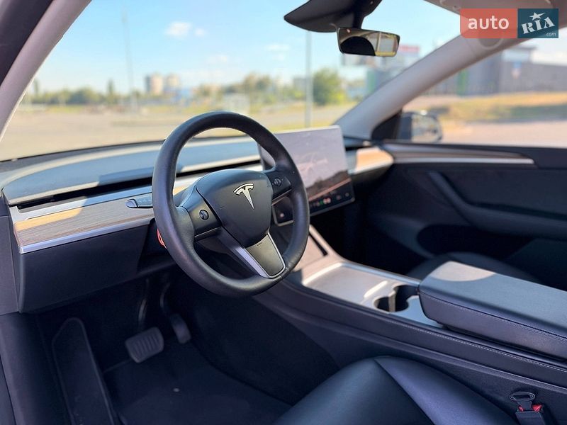 Внедорожник / Кроссовер Tesla Model Y 2023 в Кривом Роге