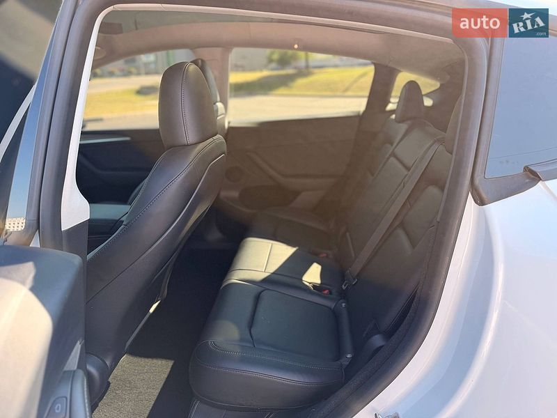 Внедорожник / Кроссовер Tesla Model Y 2023 в Кривом Роге